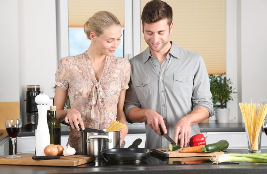 Co warto wiedzieć o kuchiach i meblach kuchennych na wymiar?